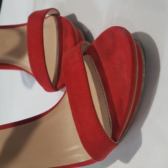 Red Open Toe Heels with Platform - Picture 4 of 8